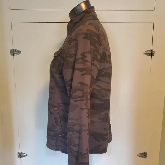 AWESOME Vintage Camo Jacket - Picture 7 of 16